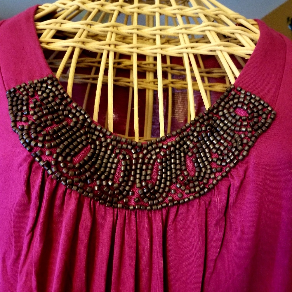 Decorative neckline dress